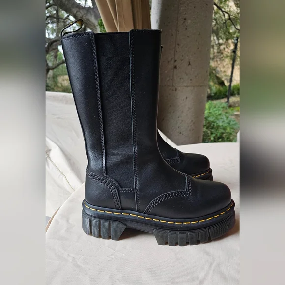 DR MARTENS - AUDRICK TALL CHELSEA - UK 5 / US 7 - NEVER WORN - Picture 5 of 8